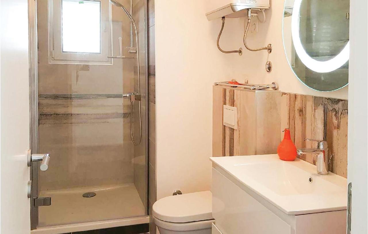 Cozy Apartment In Brodarica With Wifi Buitenkant foto