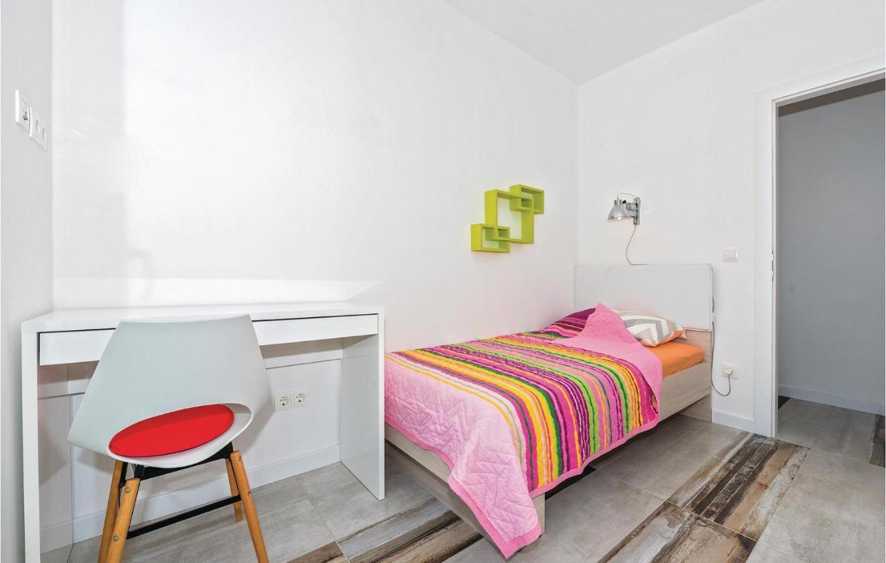 Cozy Apartment In Brodarica With Wifi Buitenkant foto
