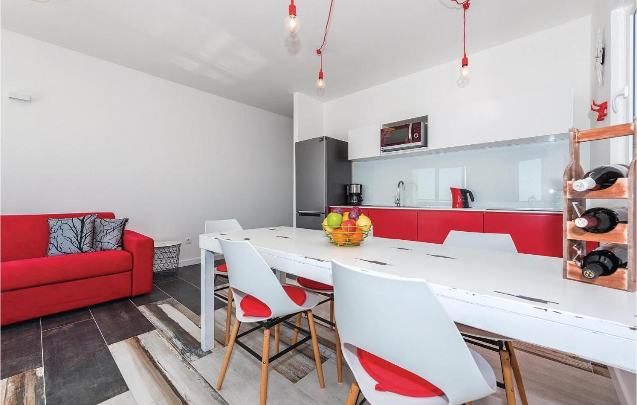 Cozy Apartment In Brodarica With Wifi Buitenkant foto