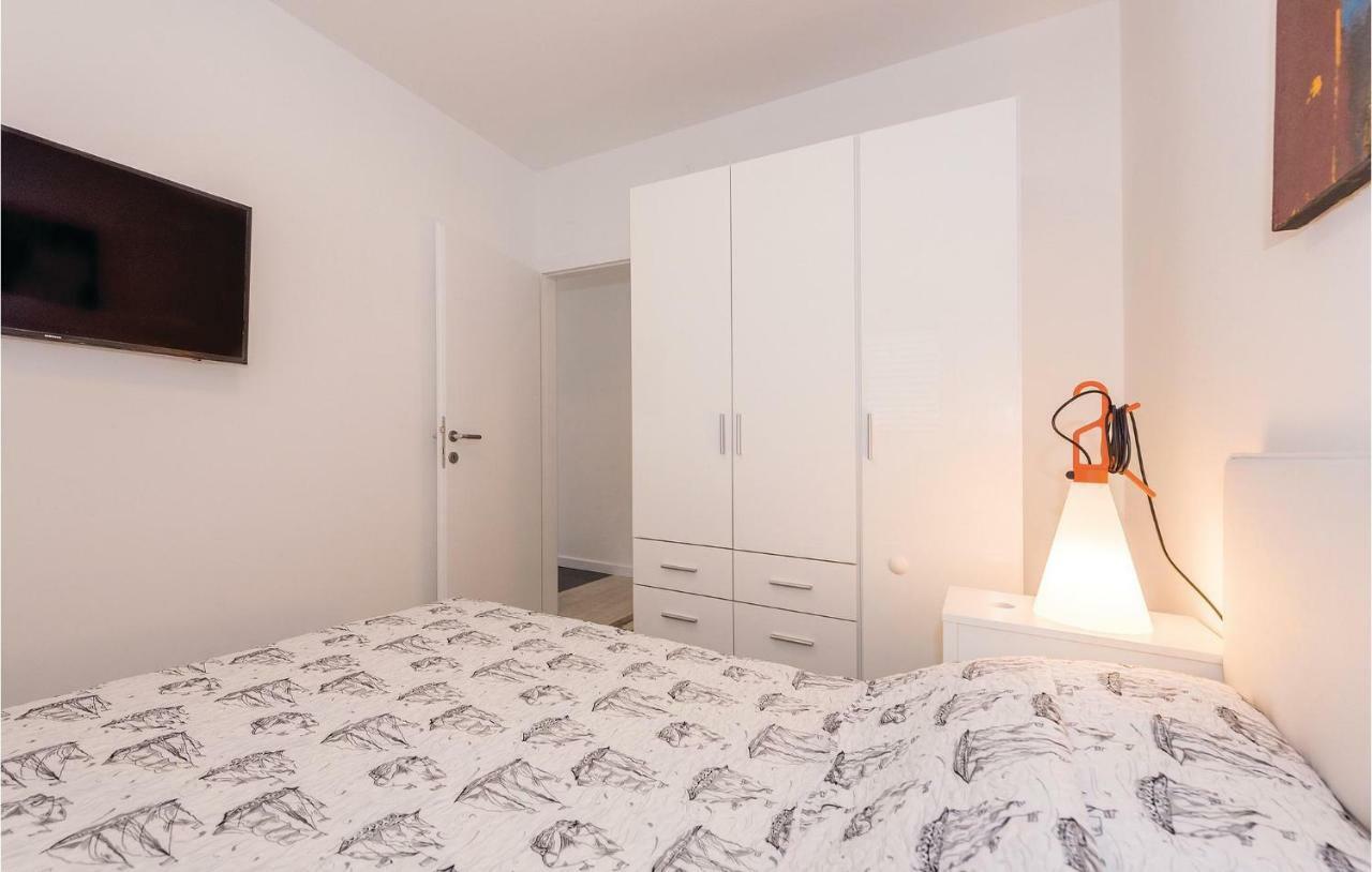Cozy Apartment In Brodarica With Wifi Buitenkant foto